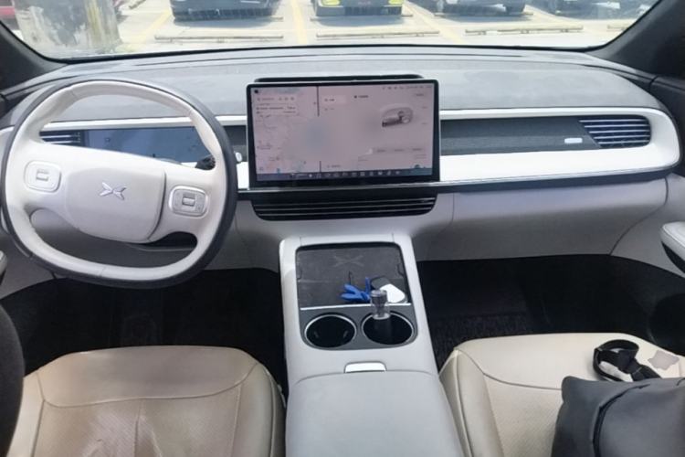 Used XPeng G6 2023 580 Long-Range Pro Center Console
