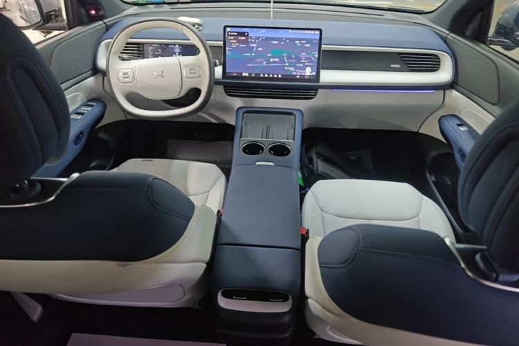 Used XPeng G6 2023 580 Long-Range Pro Center Console