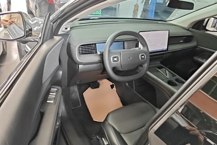 Used XPeng G6 2023 580 Long-Range Max Driver Seat