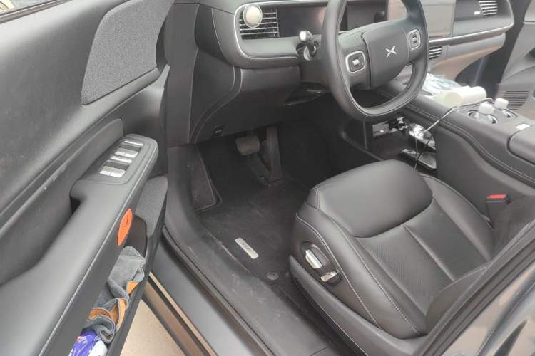 Used XPeng G6 2023 755 Ultra-Long Range Max Driver Seat