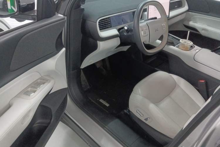 Used XPeng G6 2023 580 Long-Range Max Driver Seat