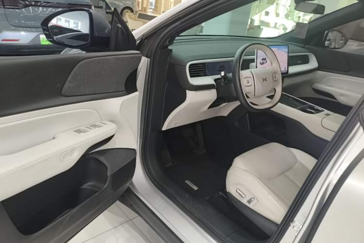 Used XPeng G6 2023 580 Long-Range Max Driver Seat