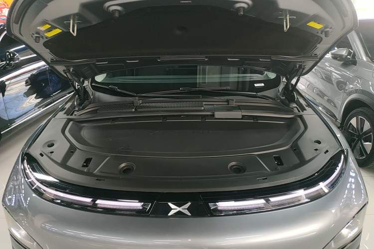 Used XPeng G6 2023 580 Long-Range Pro Engine Bay