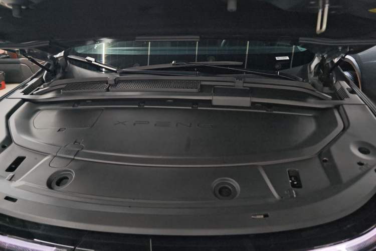 Used XPeng G6 2023 580 Long-Range Pro Engine Bay