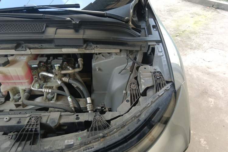 Used XPeng G6 2023 580 Long-Range Pro Engine Bay Left