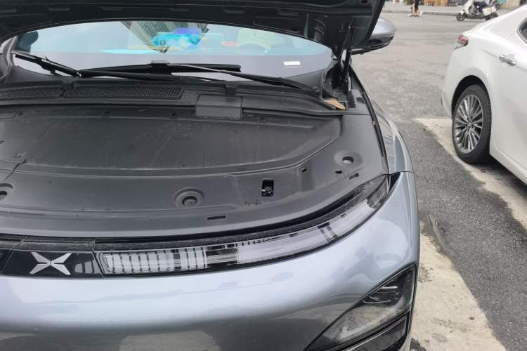 Used XPeng G6 2023 580 Long-Range Pro Engine Bay Left