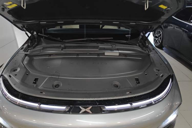 Used XPeng G6 2023 580 Long-Range Max Engine Bay