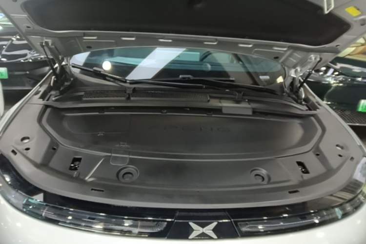 Used XPeng G6 2023 580 Long-Range Pro Engine Bay