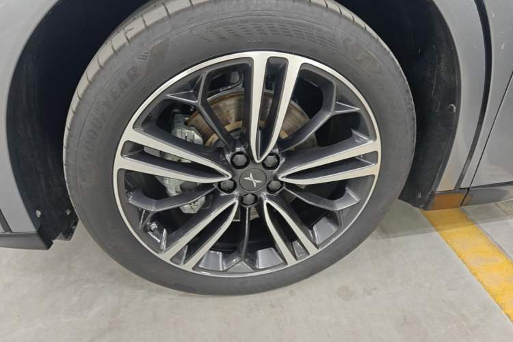 Used XPeng G6 2023 580 Long-Range Pro Exterior 4