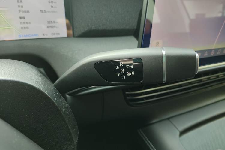 Used XPeng G6 2023 755 Ultra-Long Range Pro Gear Lever