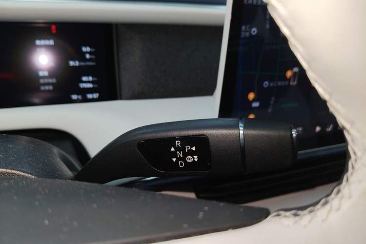 Used XPeng G6 2023 580 Long-Range Max Gear Lever