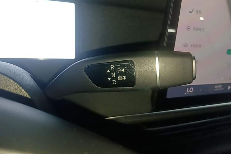 Used XPeng G6 2023 755 Ultra-Long Range Pro Gear Lever