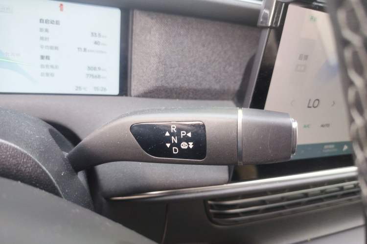 Used XPeng G6 2023 755 Ultra-Long Range Pro Gear Lever