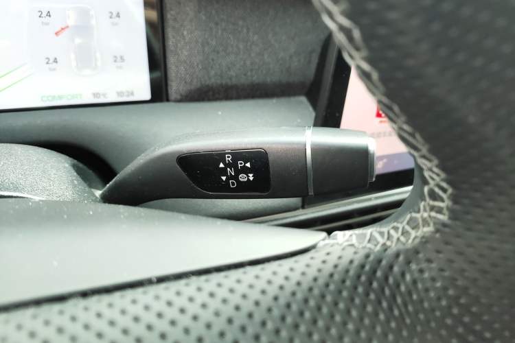 Used XPeng G6 2023 580 Long-Range Pro Gear Lever