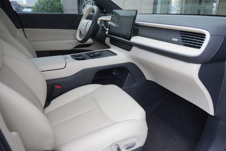 Used XPeng G6 2023 580 Long-Range Max Interior 10