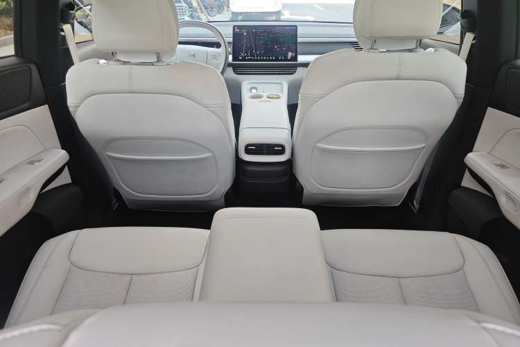 Used XPeng G6 2023 580 Long-Range Pro Interior 3