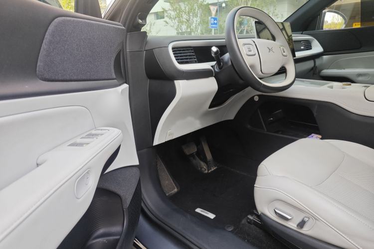 Used XPeng G6 2023 580 Long-Range Pro Interior 4
