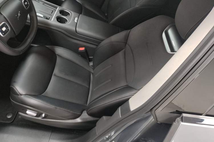 Used XPeng G6 2023 755 Ultra-Long Range Pro Left Front Seat