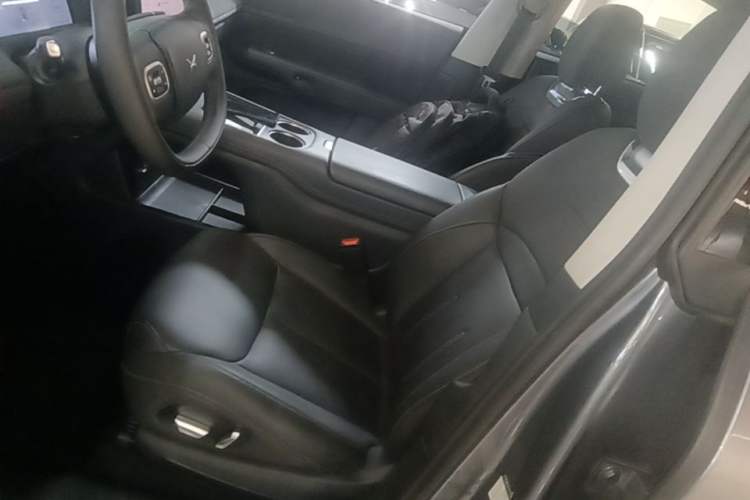 Used XPeng G6 2023 755 Ultra-Long Range Pro Left Front Seat