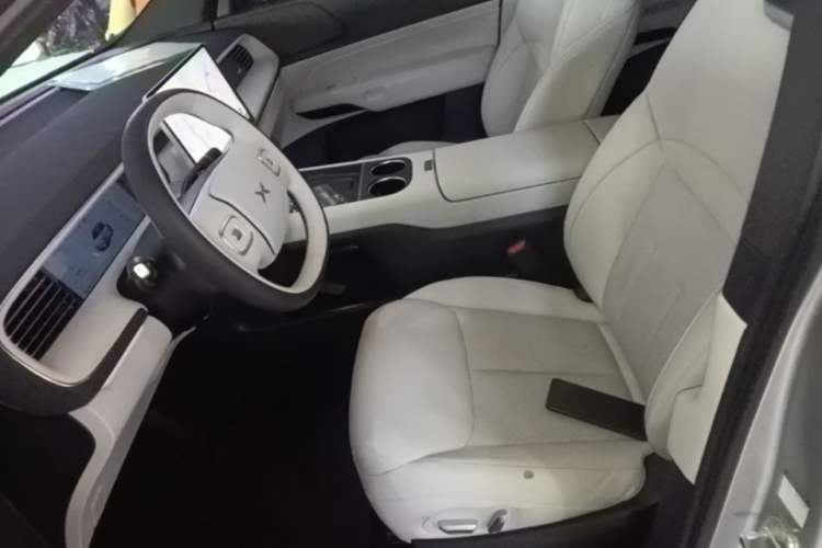 Used XPeng G6 2023 580 Long-Range Pro Left Front Seat