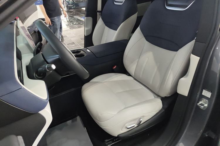 Used XPeng G6 2023 755 Ultra-Long Range Max Left Front Seat
