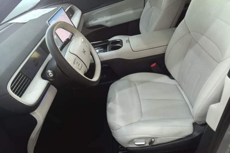 Used XPeng G6 2023 580 Long-Range Pro Left Front Seat