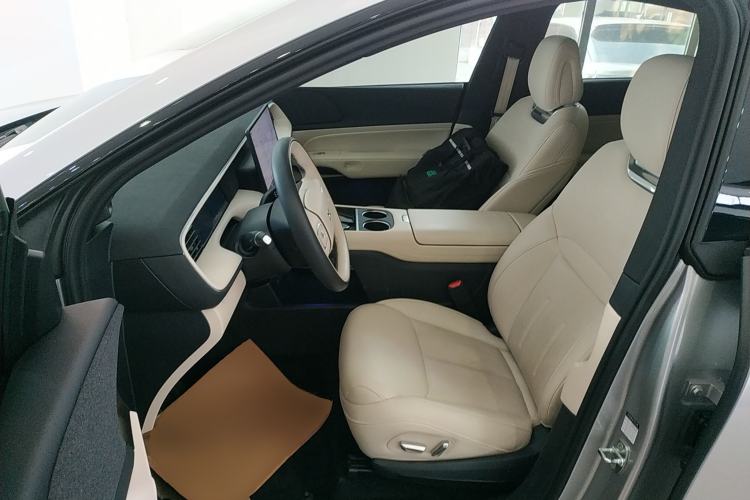Used XPeng G6 2023 580 Long-Range Max Left Front Seat