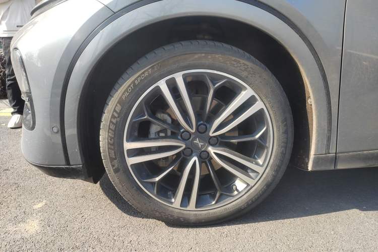Used XPeng G6 2023 700 Four-Wheel Drive Performance Max Left Front Wheel Hub