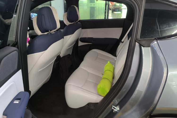 Used XPeng G6 2023 580 Long-Range Max Left Rear Seat