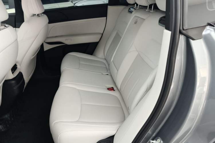 Used XPeng G6 2023 580 Long-Range Pro Left Rear Seat