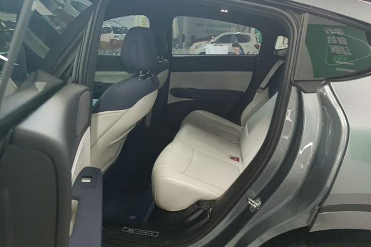 Used XPeng G6 2023 755 Ultra-Long Range Pro Left Rear Seat