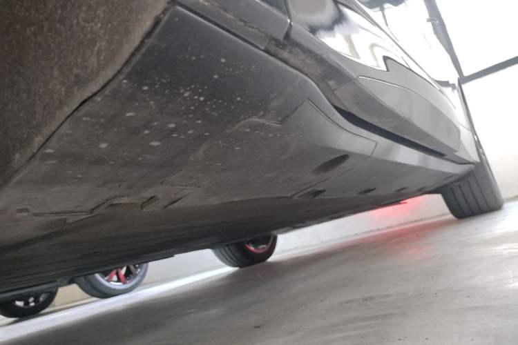 Used XPeng G6 2023 755 Ultra-Long Range Pro Left Side Sill