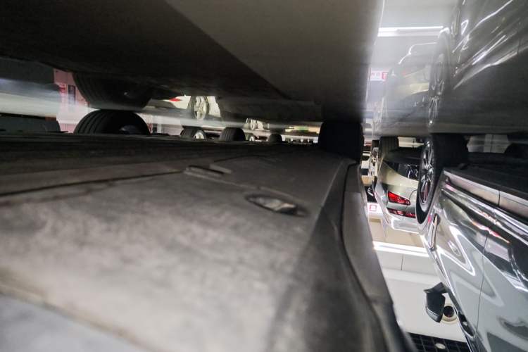 Used XPeng G6 2023 580 Long-Range Pro Left Side Sill