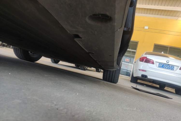 Used XPeng G6 2023 755 Ultra-Long Range Max Left Side Sill