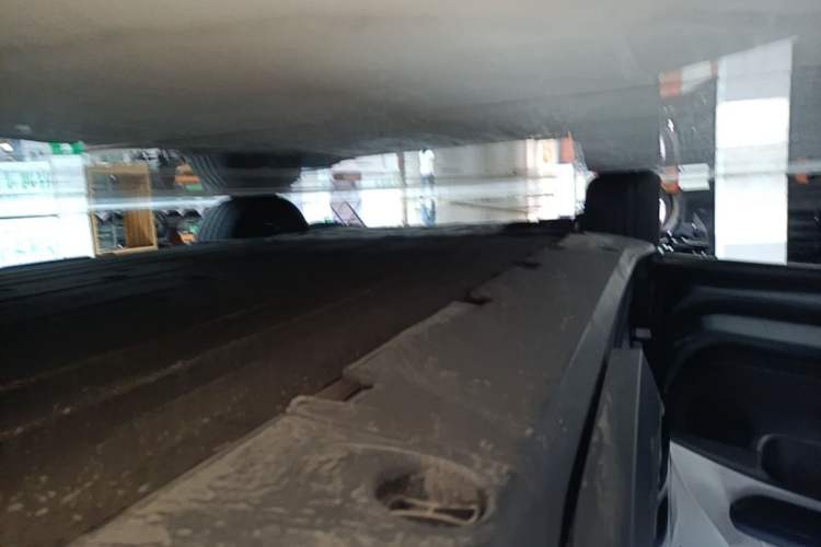 Used XPeng G6 2023 755 Ultra-Long Range Pro Left Side Sill
