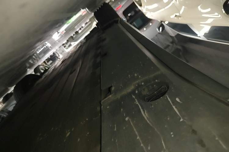 Used XPeng G6 2023 580 Long-Range Pro Left Side Sill