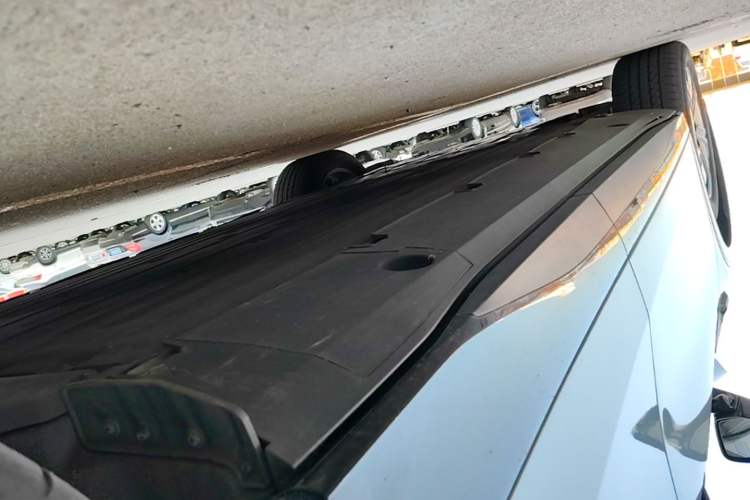 Used XPeng G6 2023 755 Ultra-Long Range Pro Left Side Sill