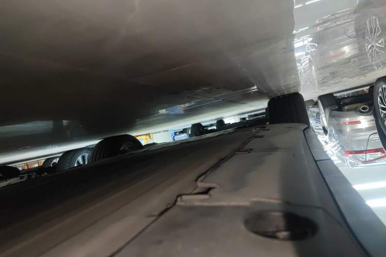 Used XPeng G6 2023 580 Long-Range Pro Left Side Sill