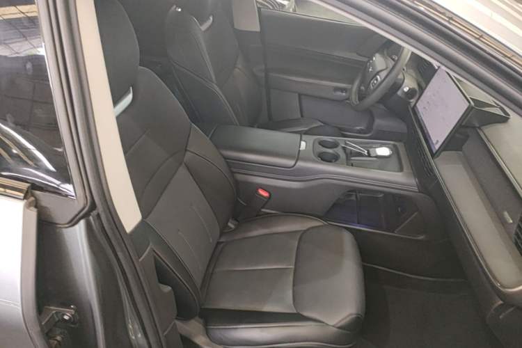 Used XPeng G6 2023 755 Ultra-Long Range Max Right Front Seat