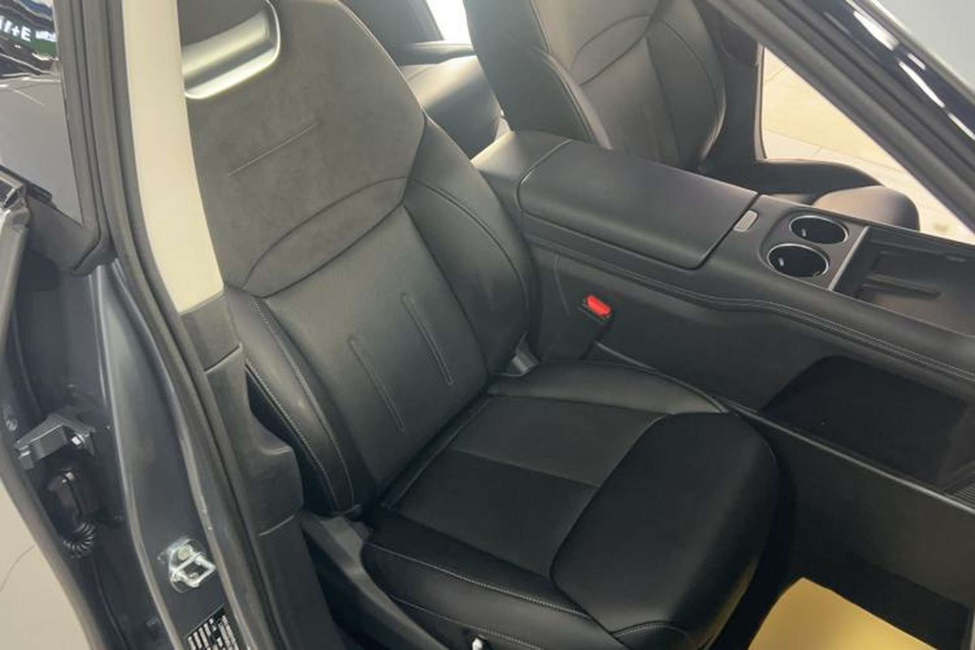 Used XPeng G6 2023 580 Long-Range Pro Right Front Seat