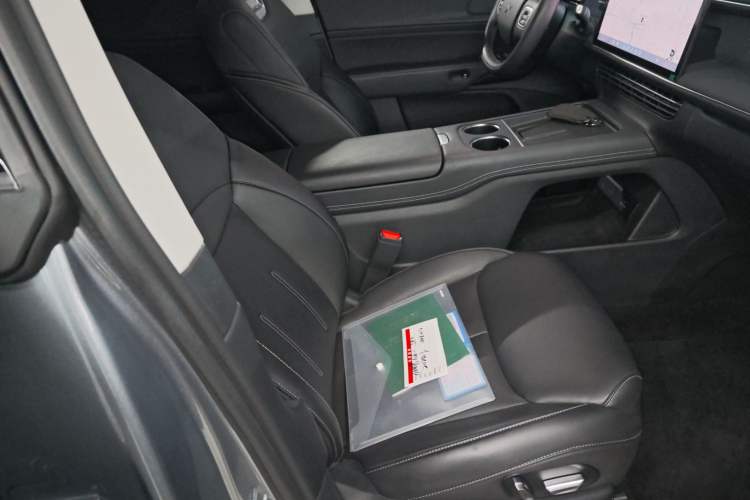 Used XPeng G6 2023 580 Long-Range Pro Right Front Seat