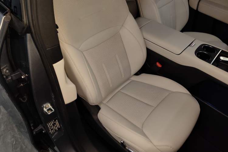 Used XPeng G6 2023 580 Long-Range Pro Right Front Seat