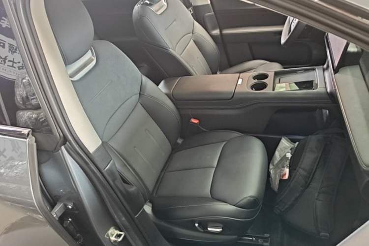 Used XPeng G6 2023 580 Long-Range Max Right Front Seat