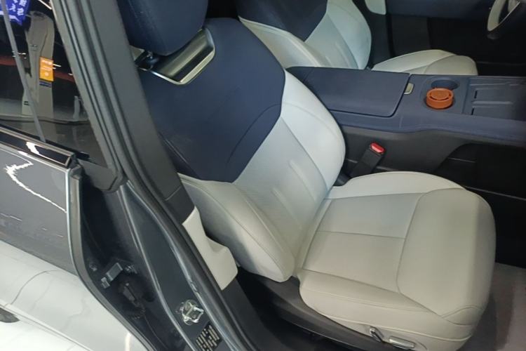 Used XPeng G6 2023 755 Ultra-Long Range Pro Right Front Seat