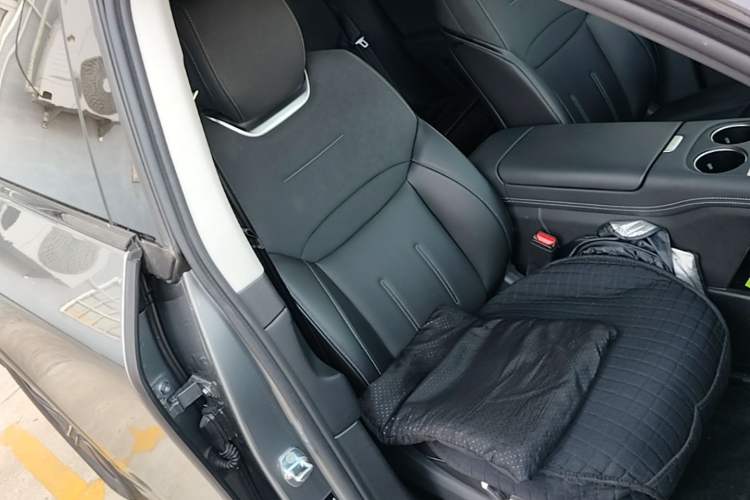 Used XPeng G6 2023 755 Ultra-Long Range Pro Right Front Seat