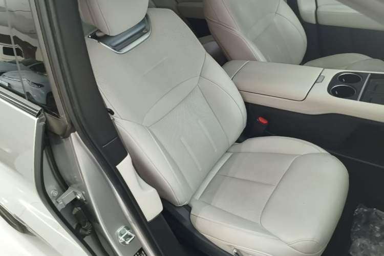Used XPeng G6 2023 580 Long-Range Max Right Front Seat