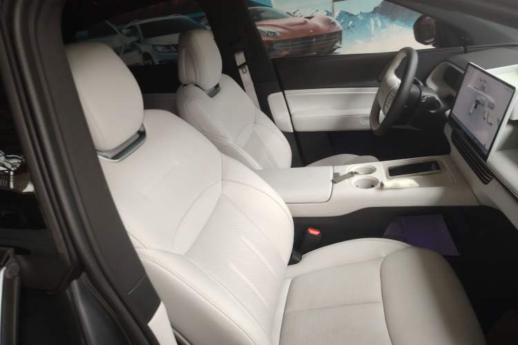 Used XPeng G6 2023 580 Long-Range Pro Right Front Seat
