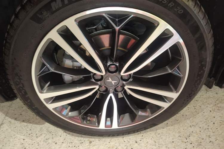 Used XPeng G6 2023 580 Long-Range Max Right Rear Wheel Hub