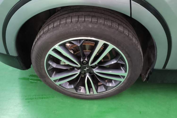Used XPeng G6 2023 580 Long-Range Max Right Rear Wheel Hub