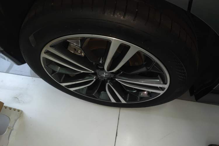 Used XPeng G6 2023 580 Long-Range Pro Right Rear Wheel Hub